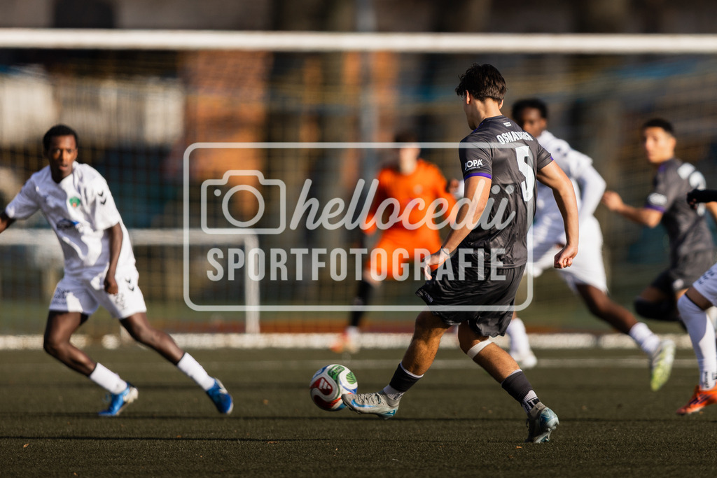 Fußball I Herren I Saison 2025-2026 I Freundschaftsspiel I VFL Osnabrück A-Junioren - JFV Bremen-005 | Henry Schulte (5, VfL Osnabrück A-Junioren) - Realisiert mit Pictrs.com
