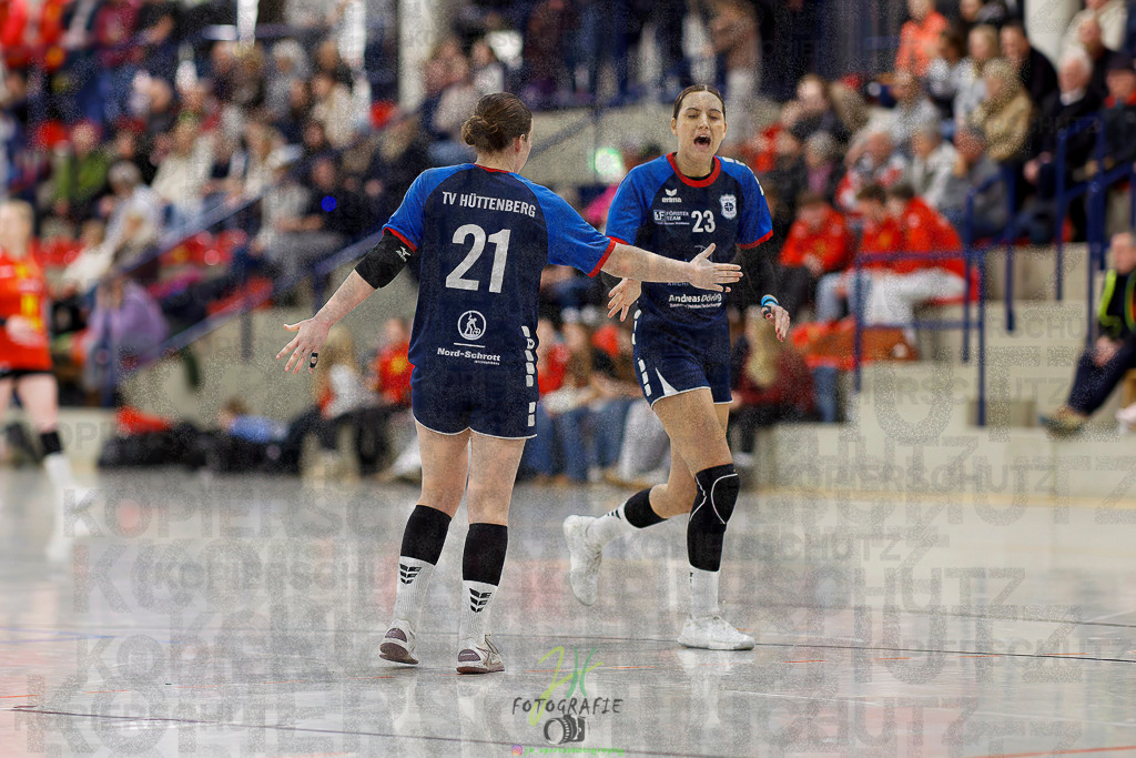 Frauen Regionalliga (HHV); HSG Wettenberg - TV Hüttenberg | Frauen Regionalliga (HHV); HSG Wettenberg - TV Hüttenberg am 06.12.2025 in Launsbach (Wettenberg) (Halle GS Launsbach (Wettenberg))Photo © 2025 - Jörg Heinrich - Realisiert mit Pictrs.com