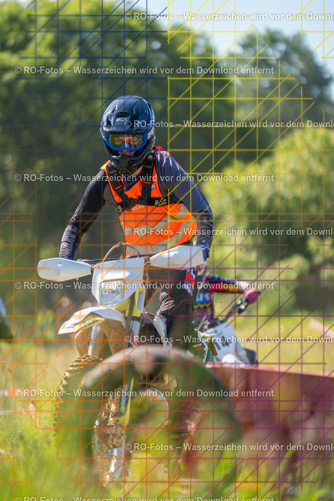 Wolfshausen 1 Lauf -243 | Sportfotografie von RO-Fotos: Motorsport, Motocross, Enduro, Laufveranstaltungen und Triathlon. Professionelle Fotos von Sportlern und Events. - Realisiert mit Pictrs.com
