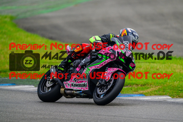 MaZZes_FotoMatrix_240521_6007705_1392 | ROT