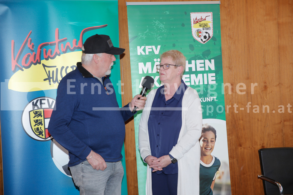 Pressekonferenz, Tamara Krammer, Rüdiger Wratschnig | Kärntner Fußballverband , Pressekonferenz mit Mag. Thomas Jank, Tamara Krammer, Mag. Martin Mutz, Mag. Gerhard Engl,  KFV Hauptsitz, Klagenfurt , Austria. Photo: Ernst Krawagner - Realisiert mit Pictrs.com