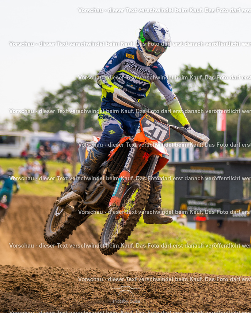 09_21_LM_Schenkenhorst-8451 | Sportfotografin aus Berlin-Brandenburg mit Fokus auf Motocross. Ich halte deine sportliche Leistung und echte Emotionen auf und neben der Strecke professionell fest. Entdecke die Fotos von deinem Rennen und bestelle sie direkt hier im Shop.