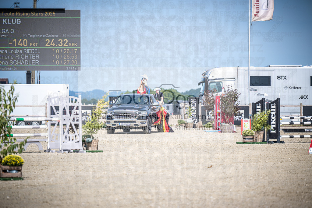 DOS_0402 | Entdecke hochwertige Reitturnierfotos von Foto Oger. Professionell, emotional und authentisch – jetzt Lieblingsmomente im Shop bestellen.Deutschlandweite Turnierfotografie. - Realisiert mit Pictrs.com