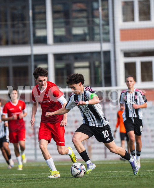 juv_lut_fmachado-0168 | Images from the Juniors B match between Juventus Academy and FC Lutry, played on 18 March 2026 in Lutry, Switzerland, featuring players, coaching staff and match action throughout the game.