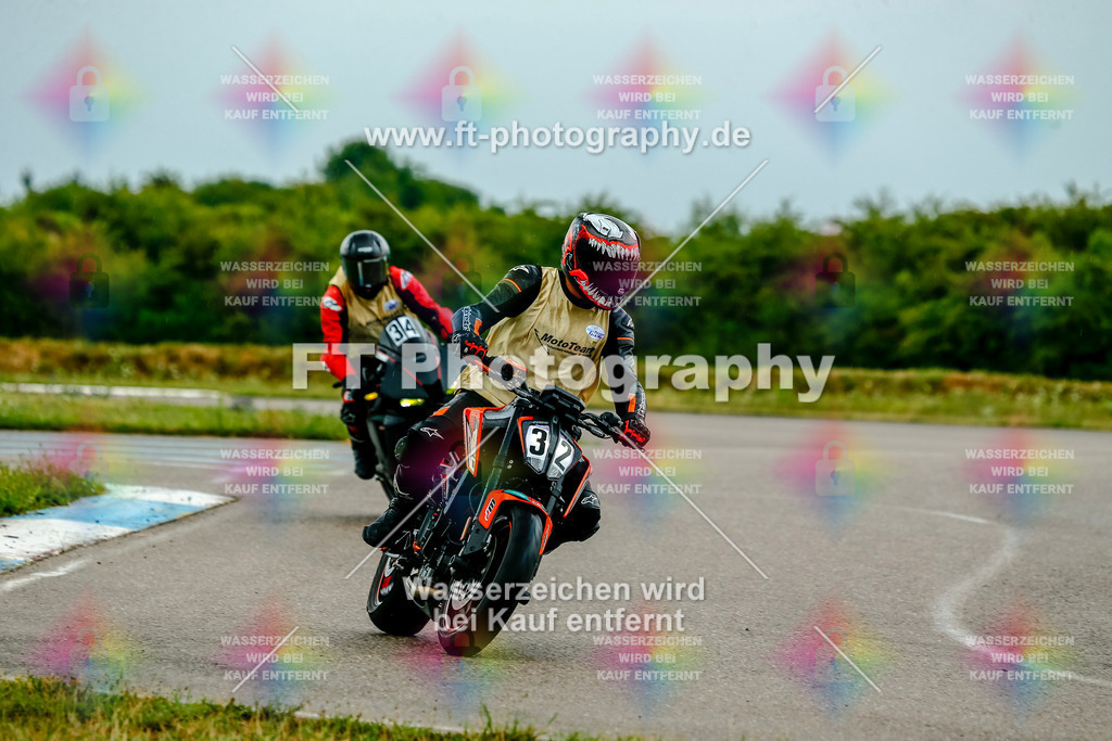 Chambley Juli-1476 | Hier findet Ihr Bilder von Touristenfahrten auf der Nürburgring Nordschleife oder von anderen Veranstaltungen die ich besucht habe. Viel Spass beim Durch Schauen 