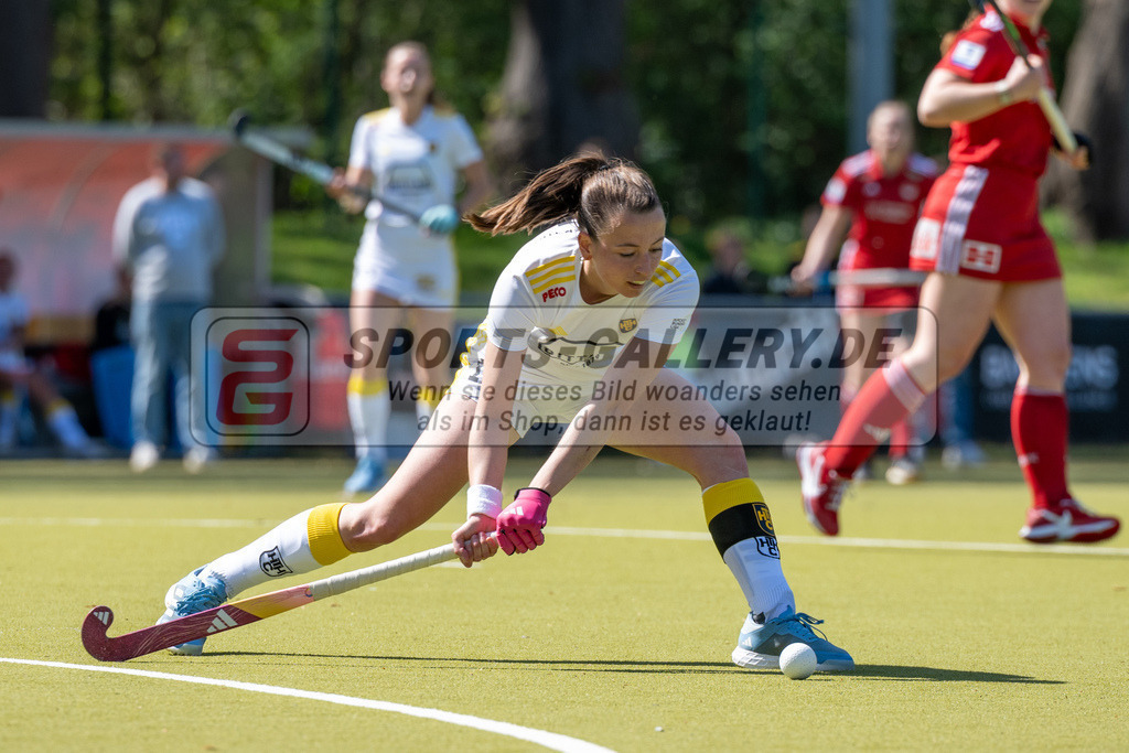 SFE_20250412_0089 | Köln, Deutschland, 12.04.2025:  Hockey 1. Bundesliga Damen Rot-Weiss Köln - Harvestehuder THC im KTHC Stadion Rot-Weiss Köln Tennis and Hockey Club am 12.04.2025 in Köln, Deutschland. (Foto von Stephan Fehrmann)Köln, Germany, 12.04.2025: Hockey 1. Bundesliga Damen Rot-Weiss Köln - Harvestehuder THC in KTHC Stadion Rot-Weiss Köln Tennis and Hockey Club at 12.04.2025 in Köln, Deutschland. (Foto from Stephan Fehrmann)