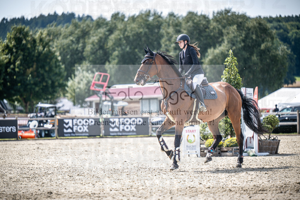 DOS_7814 | Entdecke hochwertige Reitturnierfotos von Foto Oger. Professionell, emotional und authentisch – jetzt Lieblingsmomente im Shop bestellen.Deutschlandweite Turnierfotografie. - Realisiert mit Pictrs.com
