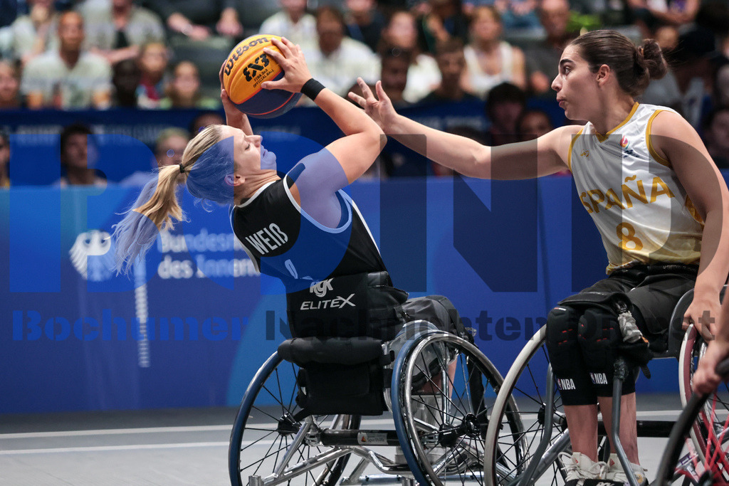 SES_TTG3X320250717-135 | bond - Realisiert mit Pictrs.com