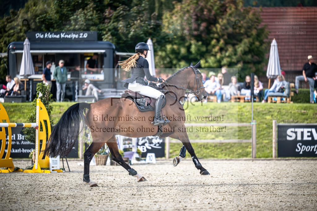 DOS_7661 | Entdecke hochwertige Reitturnierfotos von Foto Oger. Professionell, emotional und authentisch – jetzt Lieblingsmomente im Shop bestellen. - Realisiert mit Pictrs.com