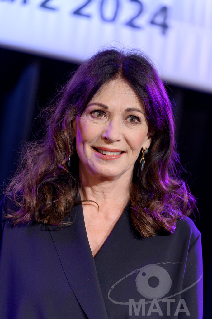 _DWA7680 | Schauspielerin Iris Berben als Ehrenpreisträgerin beim 28. Filmfestival Türkei Deutschland am 08.3.2024  in Nürnberg - Realisiert mit Pictrs.com