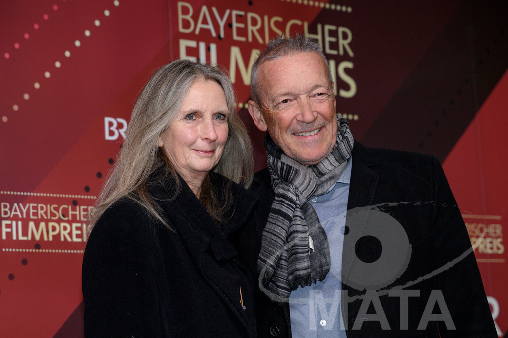 _DWI5474 | Claudia Heiss und Michael Roll bei der Verleihung des 47. Bayerischen Filmpreises 2026  im Prinzregententheater. München, Deutschland. Der Bayerische Filmpreis wird seit 1979 von der Bayerischen Staatsregierung verliehen, um die Bedeutung des Kinofilms als Kulturgut herauszustellen - Realisiert mit Pictrs.com