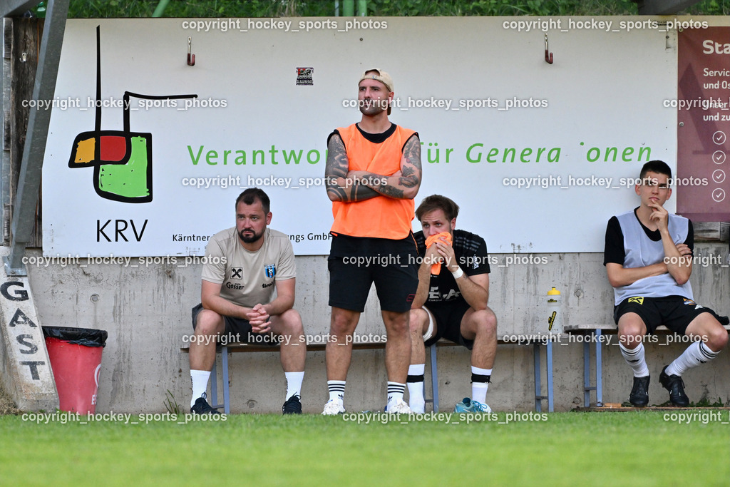 SV Arnoldstein vs. URC Thal Assling | Spielerbank Thal Assling, Headcoach Thal Assling Denis Kerrniqi, SV Arnoldstein vs. URC Thal Assling, SV Arnoldstein vs. URC Thal Assling am 09.08.2025 in Arnoldstein (Waldparkstadion Arnoldstein), Austria, (Photo by Bernd Stefan)