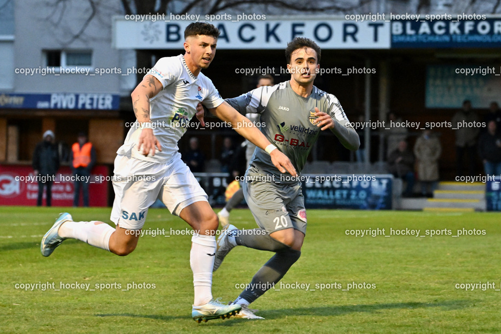 SAK vs. ASKÖ Köttmannsdorf | #17 Timo Todor-Kostic SAK, #20 Daniel Hans Genser ASKÖ Köttmannsdorf, SAK vs. ASKÖ Köttmannsdorf, SAK vs. ASKÖ Köttmannsdorf am 02.04.2026 in Klagenfurt (Sportpark Welzenegg), Austria, (Photo by Bernd Stefan)