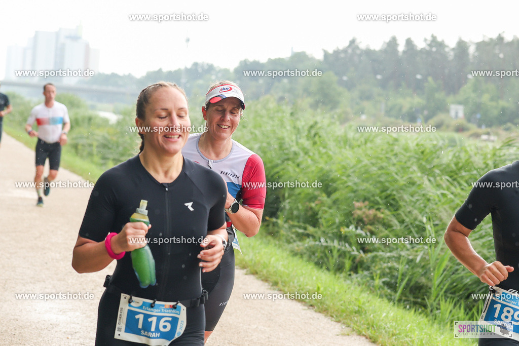 LUR_1439 | 34. M-net Erlanger Triathlon 2025 #erlangertriathlon  #mnettriathlon2025 #mnettriathlon #team #olympischedistanz #mitteldistanz #triathlon #maindonaukanal  #erlangertriathlon2025 #yourpictrs #tv1848 #tv1848erlangen  #triathlonbayern #sportinerlangen #demsportverbunden #sportshot_your_pictrs Copyright: www.sportshot.de
