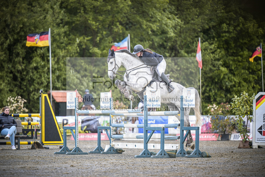 DOS_1837 | Entdecke hochwertige Reitturnierfotos von Foto Oger. Professionell, emotional und authentisch – jetzt Lieblingsmomente im Shop bestellen.Deutschlandweite Turnierfotografie. - Realisiert mit Pictrs.com