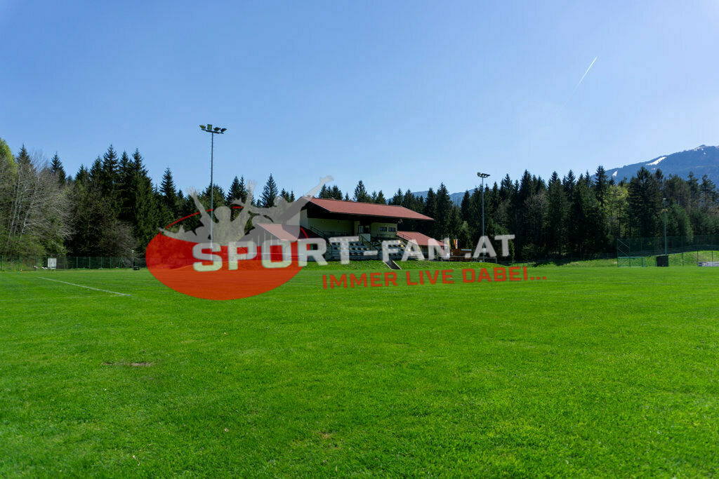 Portugal  U15 -Czech Republic U15 | Tribüne ; Portugal  U15 -Czech Republic U15 am 29.04.2022 in Arnoldstein
(Sportplatz), AUSTRIA, (Photo by Ernst Krawagner sport-fan.at) - Realisiert mit Pictrs.com