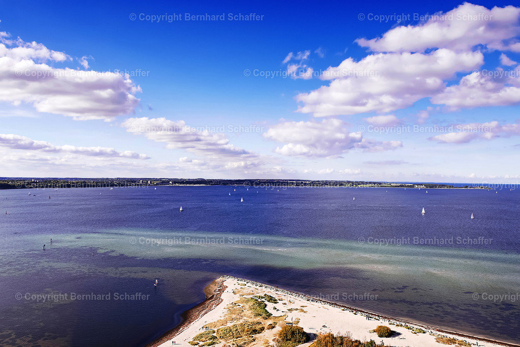 Eionfahrt Kieler Förde | Ostseeküste an der Kieler Förde in Laboe. - Realisiert mit Pictrs.com
