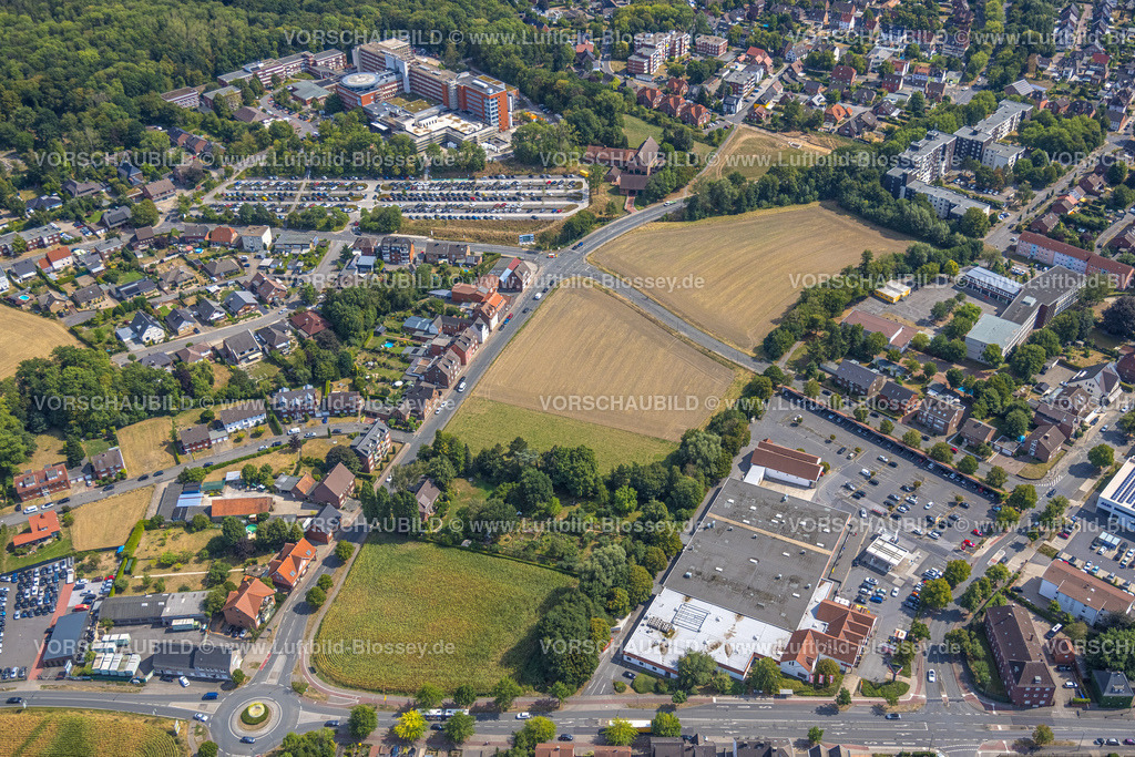 Hamm220809665Heessen | Luftbild, St. Barbara-Klinik Hamm-Heessen, Baustelle mit Erweiterungsbau, Mischgebiet zwischen Vogelstraße, Ahlener Straße und Enniger Weg, Rewe Supermarkt, Realschule, Heessen, Hamm, Ruhrgebiet, Nordrhein-Westfalen, Deutschland
