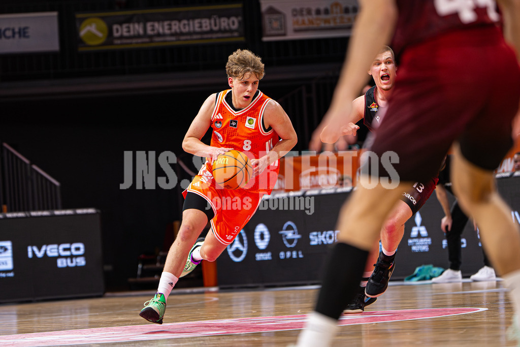 Basketball I Herren I Saison 2025-2026 I ProB Nord I 21. Spieltag I Rasta Vechta II - Iserlohn Kangaroos I 2995 | Moritz Grüß (8, RASTA Vechta II) - Realisiert mit Pictrs.com