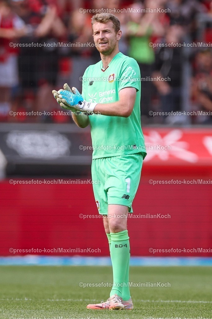 B0405082501030 | 05.08.2025, Fußball, Bayer 04 Leverkusen - Pisa Sporting Club, Testspiel, Saisoneröffnung in der BayArena, Saison 2025 2026: Torwart Lukas Hradecky (Bayer04 #01)  DFB regulations prohibit any use of photographs as image sequences and or quasi-video.