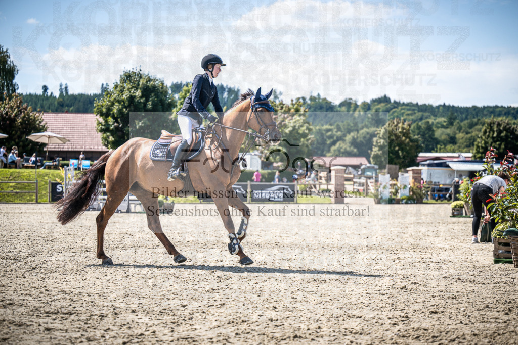 DOS_4455 | Entdecke hochwertige Reitturnierfotos von Foto Oger. Professionell, emotional und authentisch – jetzt Lieblingsmomente im Shop bestellen.Deutschlandweite Turnierfotografie. - Realisiert mit Pictrs.com