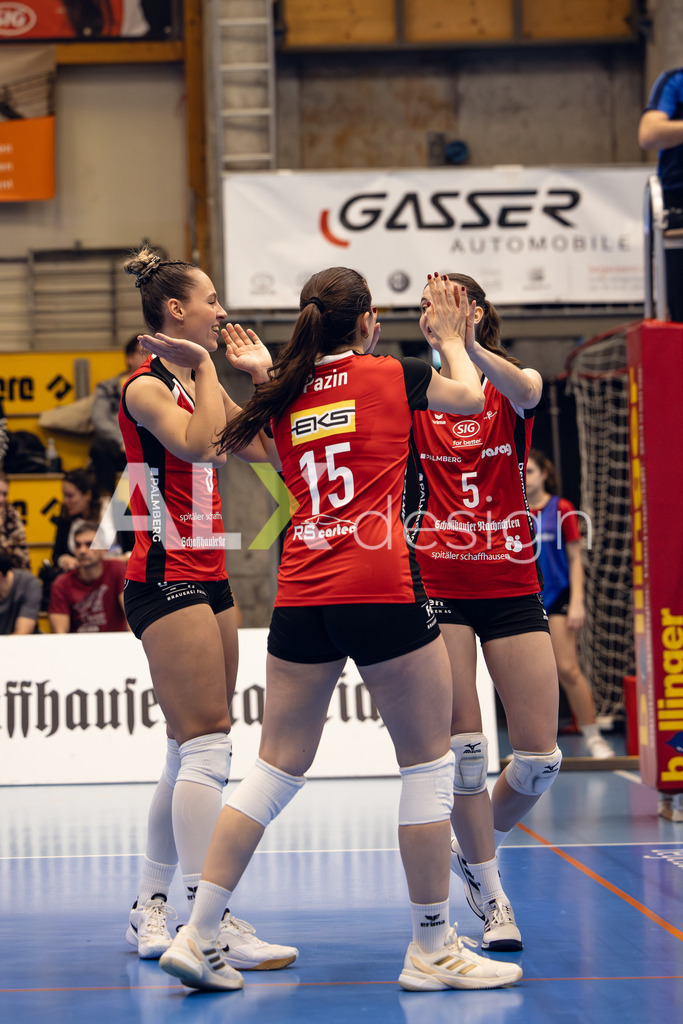 Volleyball I Frauen I Saison 2025-2026 I Volleyball NLA | Women I Round 14 I VC Kanti Schaffhausen - NLZ Volleyball Academy Zürich I 16.01.2026 | VC Kanti Schaffhausen - 15 Alessia Pazin (CH) – Pass / Zuspiel - Realisiert mit Pictrs.com