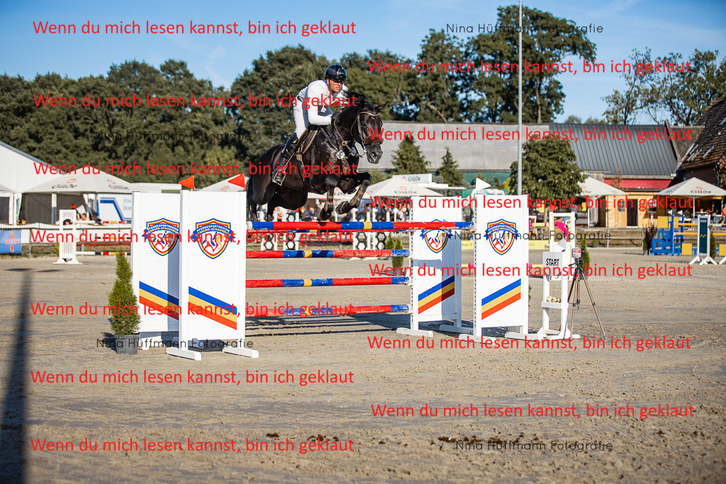 BK1A8791 | Turnierbilder Turnierfotos Nina Hüffmann Turnierfotografie Pferdefotografie Tierzeichnung Haustierzeichnung Pferdezeichnung Hundezeichnung Videograf  - Realisiert mit Pictrs.com