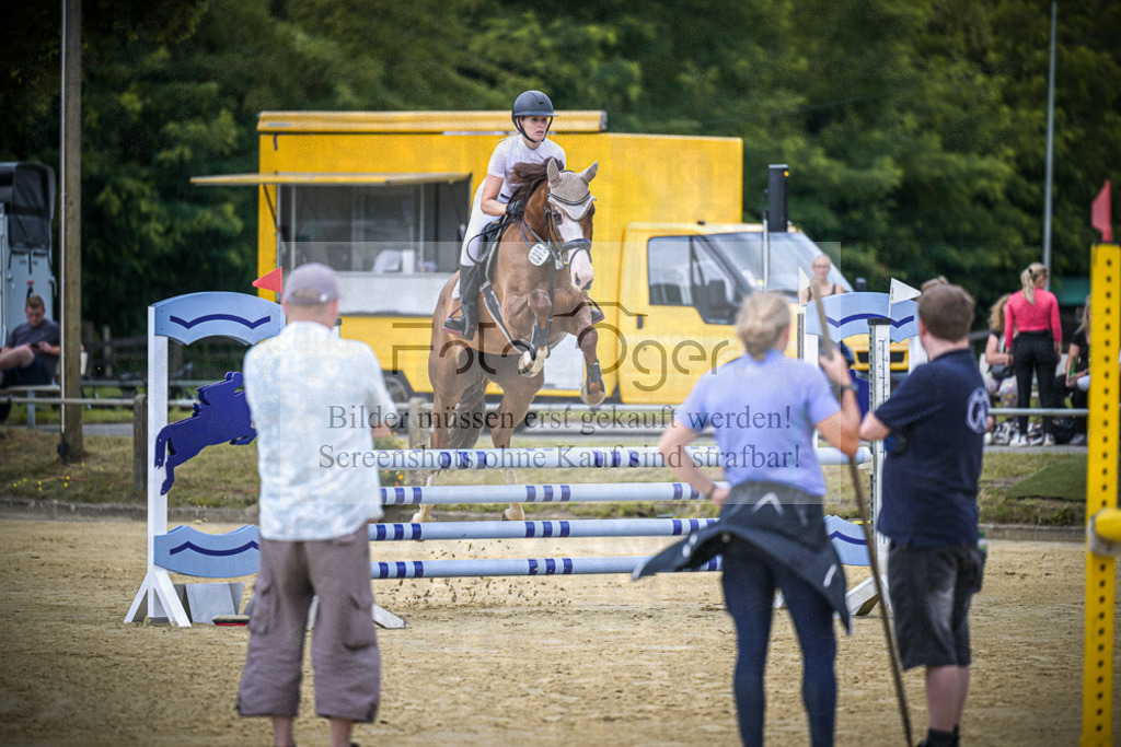 DOS_0615 | Entdecke hochwertige Reitturnierfotos von Foto Oger. Professionell, emotional und authentisch – jetzt Lieblingsmomente im Shop bestellen.Deutschlandweite Turnierfotografie. - Realisiert mit Pictrs.com