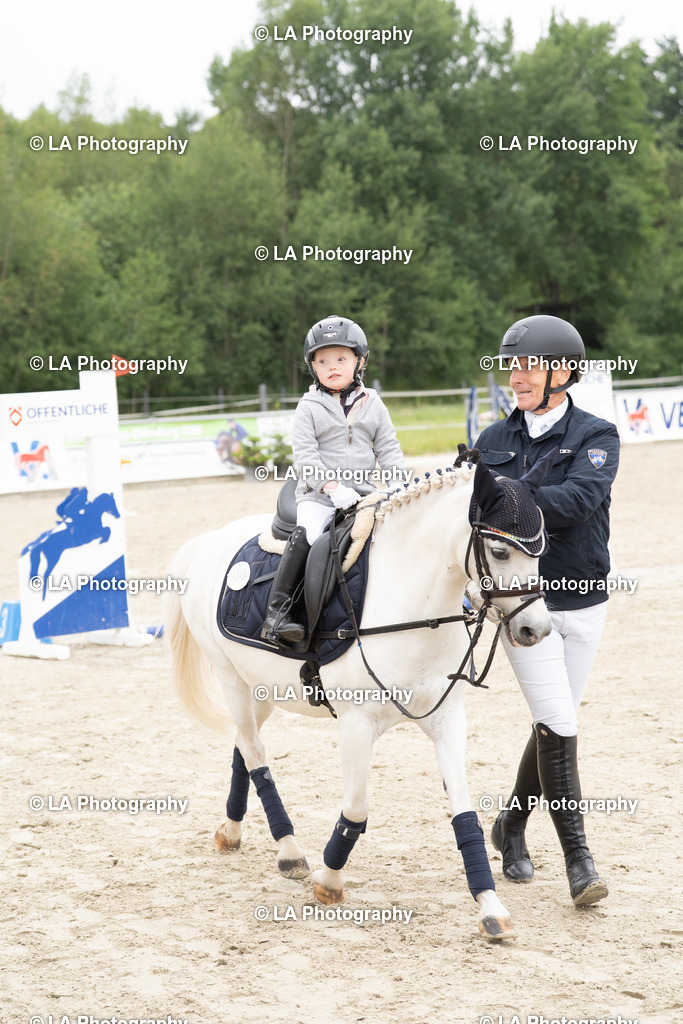 DSC07977 | Entdecke einzigartige Turnierfotos und persönliche Pferde- und Hundeportraits bei LA Photography. Für jeden Reiter und Pferd das perfekte Bild! Stöbere jetzt! - Realisiert mit Pictrs.com