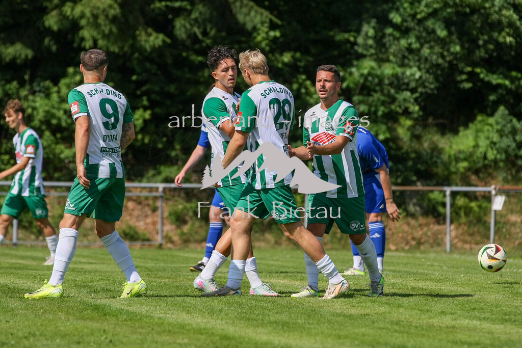 993T7650 | Medien- Sport- Entertainmentfotos