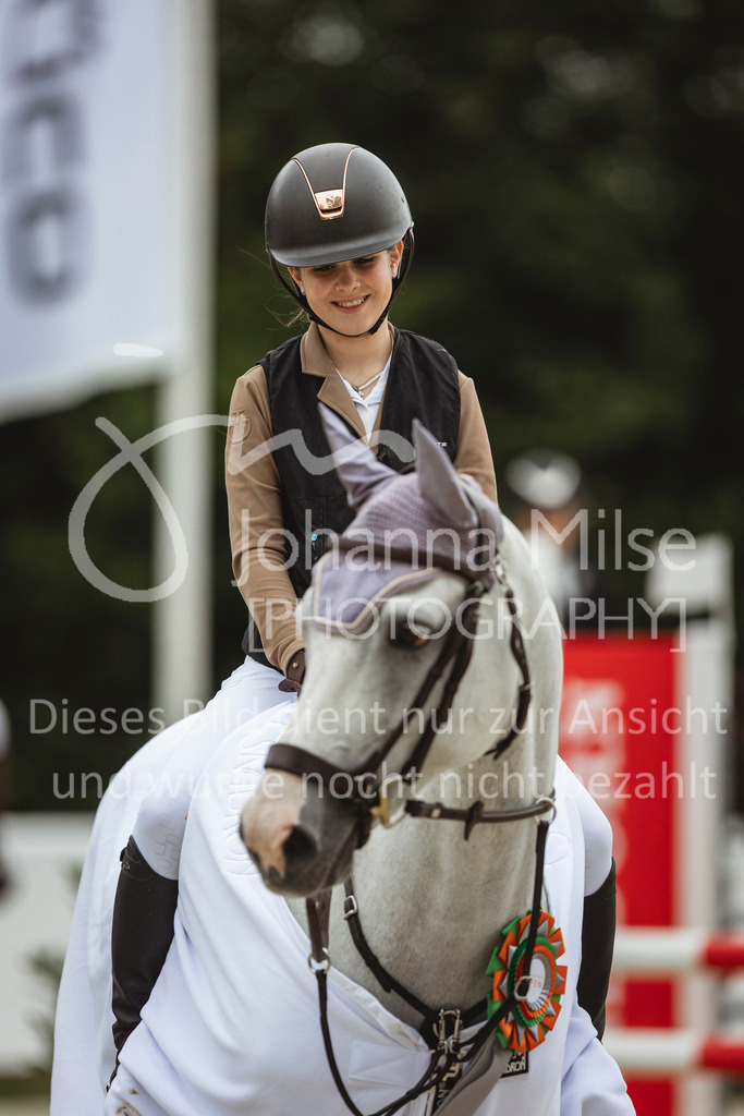 240712_BHO_L-Springen-320 | Deine schönsten Turniermomente als professionelle Fotos! Entdecke hochwertige Pferdesport-Fotografie im Online-Shop. Jetzt Fotos finden & bestellen!