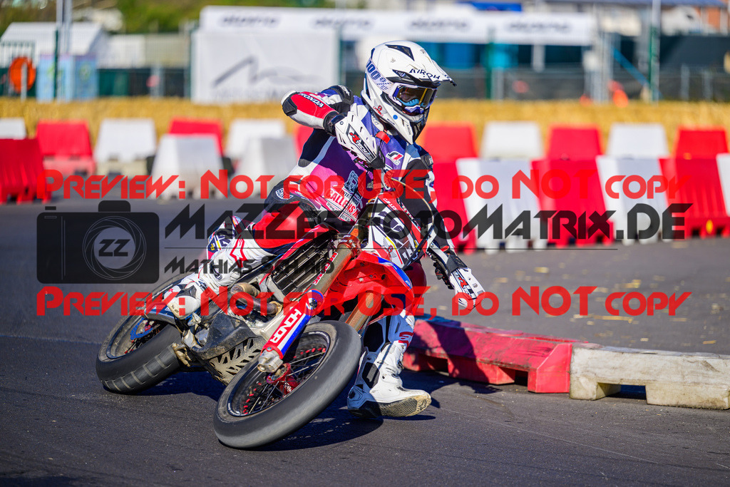 MaZZes_Fotomatrix_20241005_6021986_1626 | SENIOR