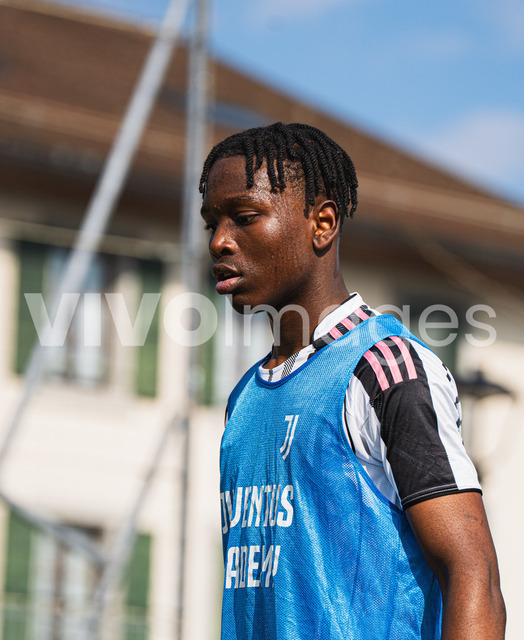 juv_lut_fmachado-0120 | Images from the Juniors B match between Juventus Academy and FC Lutry, played on 18 March 2026 in Lutry, Switzerland, featuring players, coaching staff and match action throughout the game.