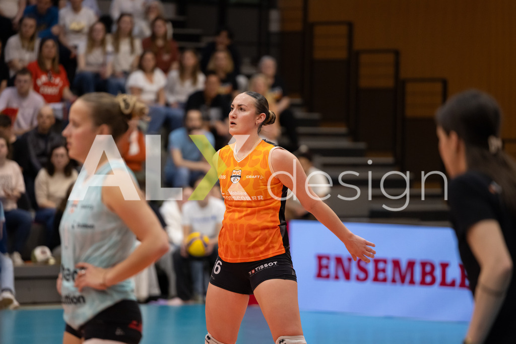 Volleyball I Frauen I Saison 2025-2026 I Volleyball NLA | Women I  Playoffs Finals 1/5 I viteos NUC - VC Kanti Schaffhausen I 06.04.2026 | 16 Tia Scambray (USA) (Viteos NUC) – Aussen - Realisiert mit Pictrs.com