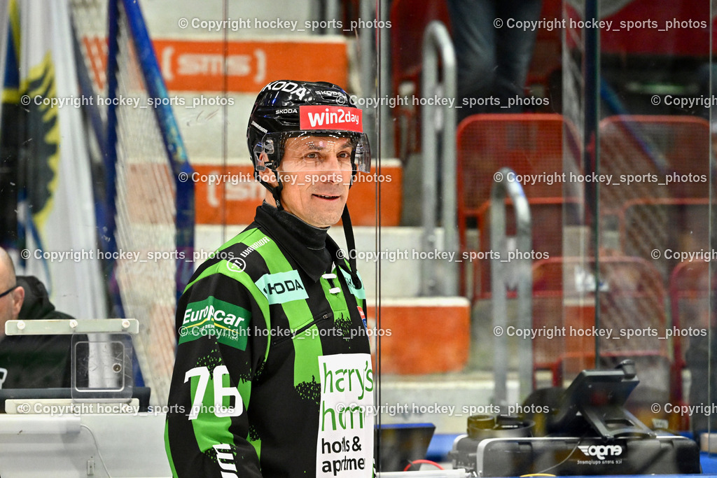 EC IDM Wärmepumpen VSV vs. Vienna Capitals | HRIBAR MATJAŽ Referee, EC IDM Wärmepumpen VSV vs. Vienna Capitals, EC IDM Wärmepumpen VSV vs. Vienna Capitals am 28.01.2026 in Villach (Stadthalle Villach), Austria, (Photo by Bernd Stefan)