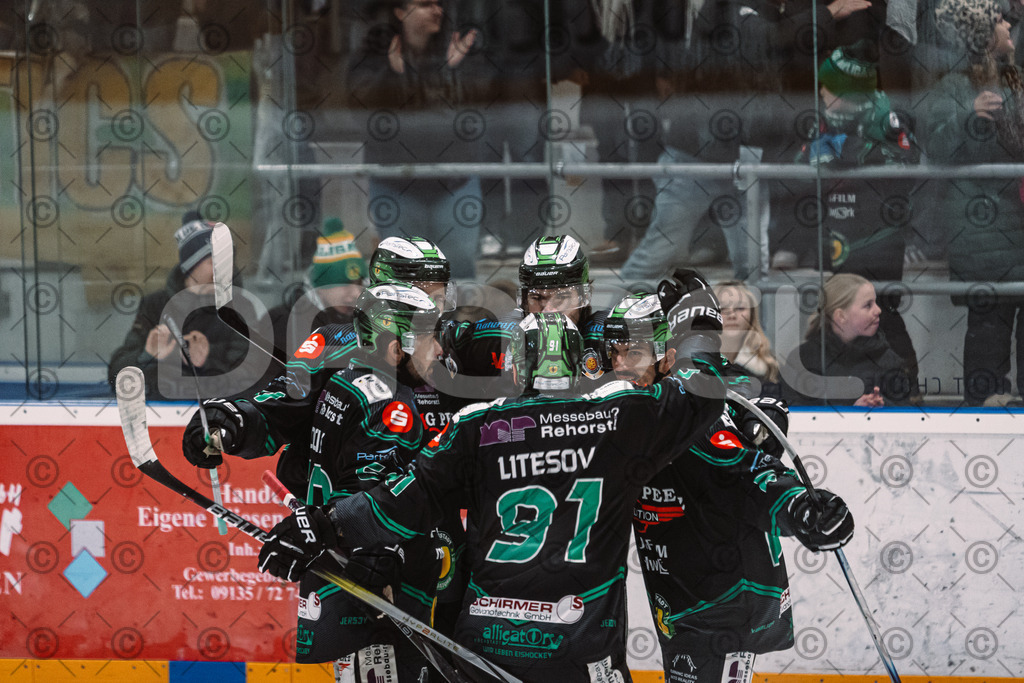 Alligators_vs_Memmingen_05_12_2025-074 | Höchstadt Alligators Fotogalerie: Eishockey-Action aus Franken. Professionelle Spielfotos, Portraits & Stadionbilder zum Download. Jetzt entdecken! - Realisiert mit Pictrs.com