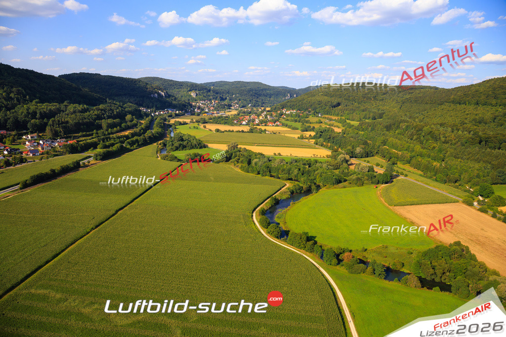 Die Luftaufnahme der Stadt Ebermannstadt wurde vom UL-Flugzeug heraus erstellt ( keine Drohne )- hohe Auflösung für beste Qualität