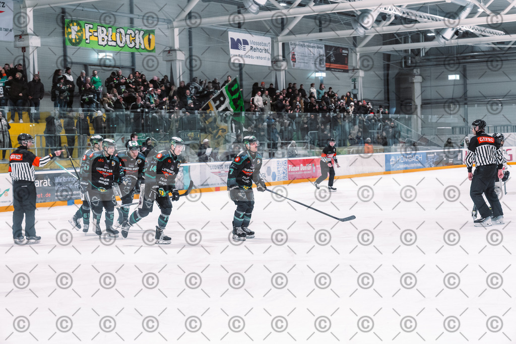 Alligators_vs_Passau_03_12_2025-41 | Höchstadt Alligators Fotogalerie: Eishockey-Action aus Franken. Professionelle Spielfotos, Portraits & Stadionbilder zum Download. Jetzt entdecken! - Realisiert mit Pictrs.com