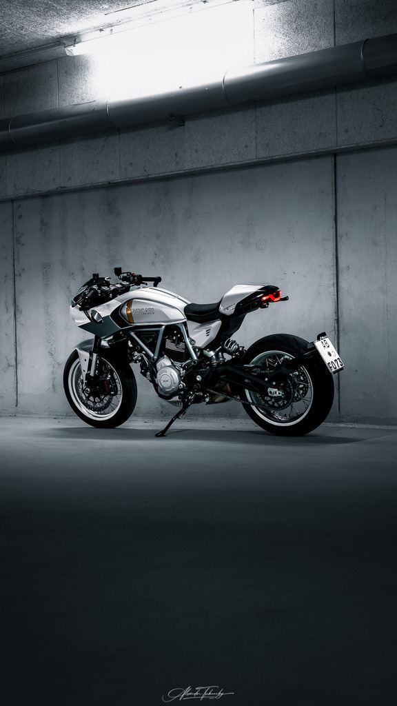 Ducati Scramber Formula 73 | Entdecken Sie die faszinierende Welt von Alexander Tschuncky Arts: Kreative Fotografie, atemberaubende Automobilkunst und hochwertiger Bilderdruck. Lassen Sie sich inspirieren! - Realisiert mit Pictrs.com