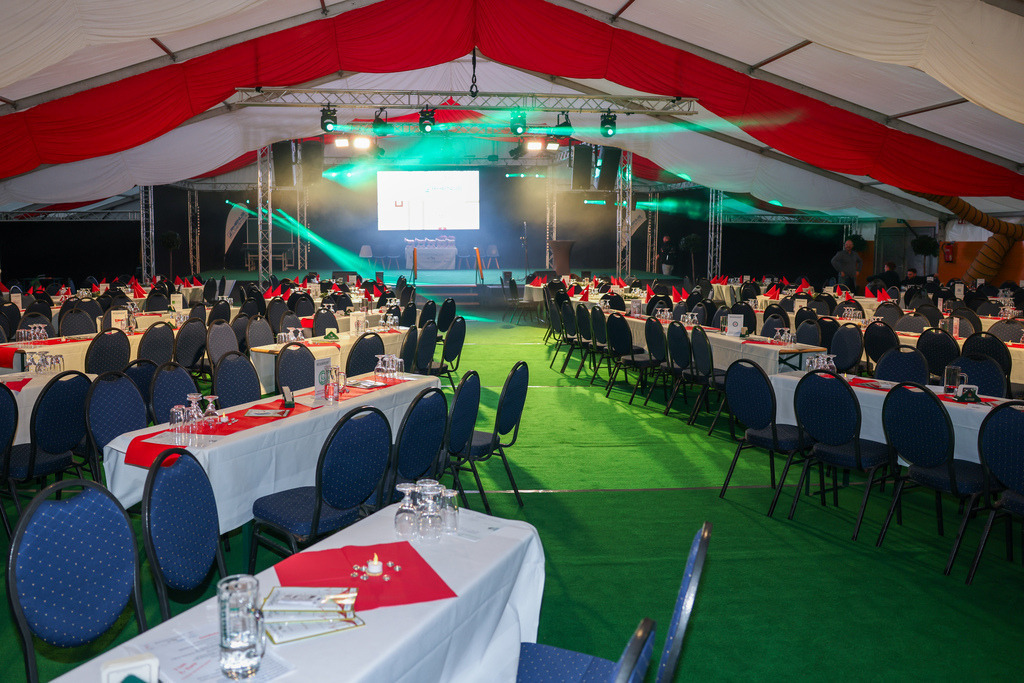 top-top.de250214-004 | Die 3. Weseler SportNacht, die große Sportgala mit Ehrungen der Weseler Sportler des Jahres 2024 findet am Freitag, den 14.02.2025 im Festzelt an der Rheinpromenade statt.Foto: Erwin Pottgiesser