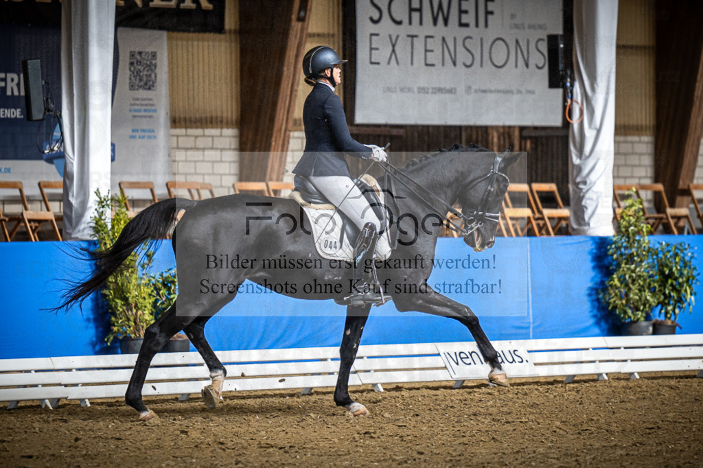 DOS_0924 | Entdecke hochwertige Reitturnierfotos von Foto Oger. Professionell, emotional und authentisch – jetzt Lieblingsmomente im Shop bestellen.Deutschlandweite Turnierfotografie. - Realisiert mit Pictrs.com