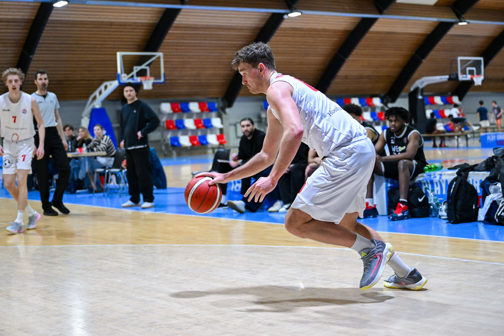 gml_076 | Fotos von Basketballspielen aus dem Raum NRW fotografiert von Gero Mueller-Laschet und Daniel Schaefer - Realisiert mit Pictrs.com
