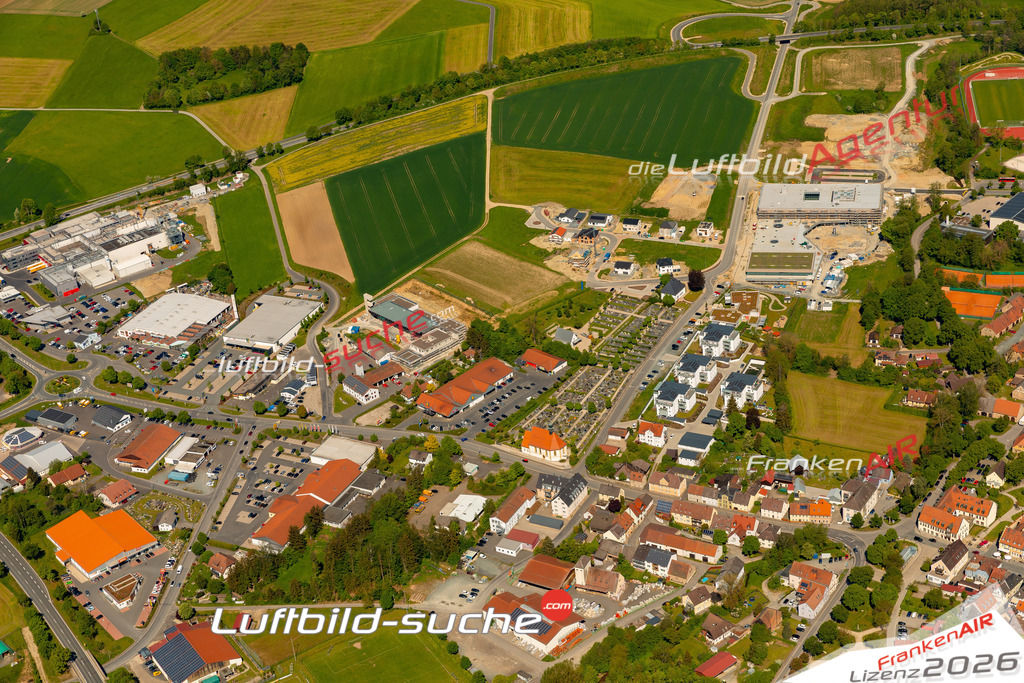 Das Luftbild zeigt :  Kemnath - Die Luftaufnahme wurde 2024 vom UL-Flugzeug aus erstellt ( keine Drohne ) - Hochauflösende Luftaufnahme - Für grossformatige Ausdrucke geeignet. Die Geschenkidee !Mit Lizenz und Bildrechte bestellbar
