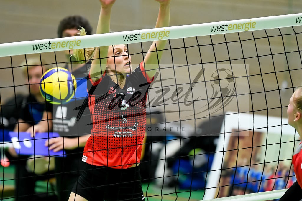 VCOBWA20211106_092 | Volleyball, Frauen:   bei dem Spiel der 3. Liga West zwischen VC Osnabrueck und SV BW Aasee in der Schlosswallhalle am 06.11.2021 in Osnabrueck, Deutschland. - Realisiert mit Pictrs.com