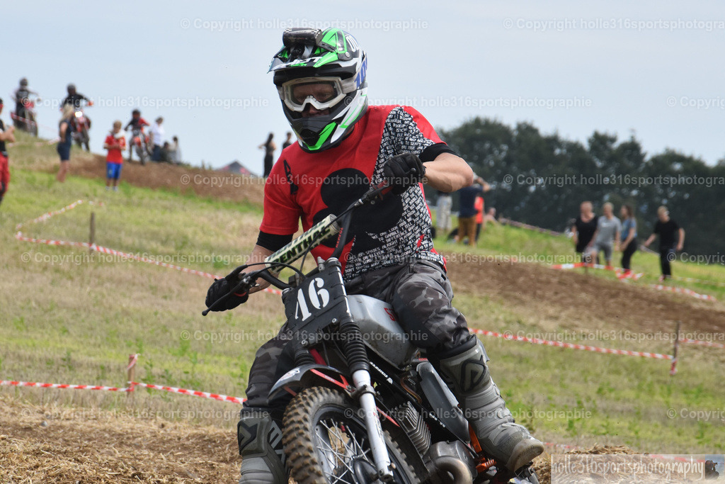 DSC_0875 (2) | Sportfotografie , Motorsport, Motoross, Reitsport, Mointainbike, Enduro,
Landschaft , Outdoor, Eventfotografie, Landschaft, Bilder online bestellen - Realisiert mit Pictrs.com