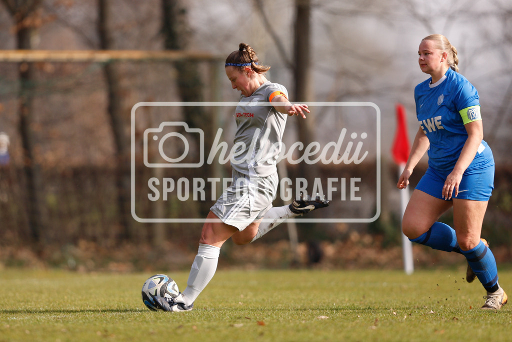 Fußball I Frauen I Saison 2025-2026 I Oberliga Niedersachsen I 15. Spieltag I SV Meppen 1912 e.v. U20 2 - BW Hollage -21 | Svenja Torbecke (6, BW Hollage) schießt auf das Tor. - Realisiert mit Pictrs.com