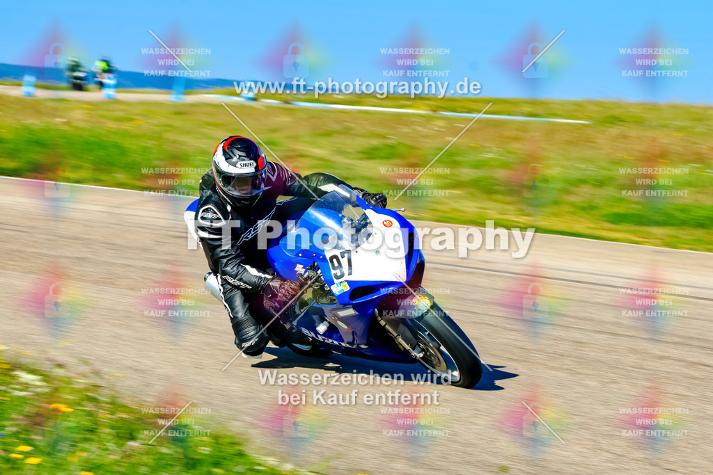 097-2049 | Hier findet Ihr Bilder von Touristenfahrten auf der Nürburgring Nordschleife oder von anderen Veranstaltungen die ich besucht habe. Viel Spass beim Durch Schauen 