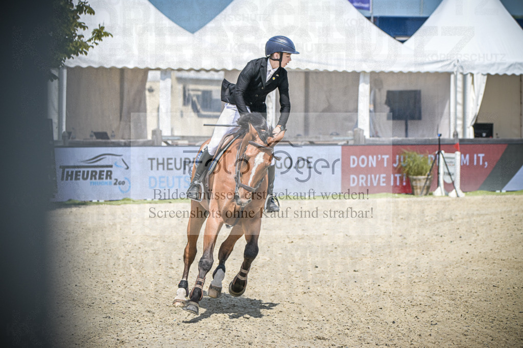 DOS_2766 | Entdecke hochwertige Reitturnierfotos von Foto Oger. Professionell, emotional und authentisch – jetzt Lieblingsmomente im Shop bestellen.Deutschlandweite Turnierfotografie. - Realisiert mit Pictrs.com