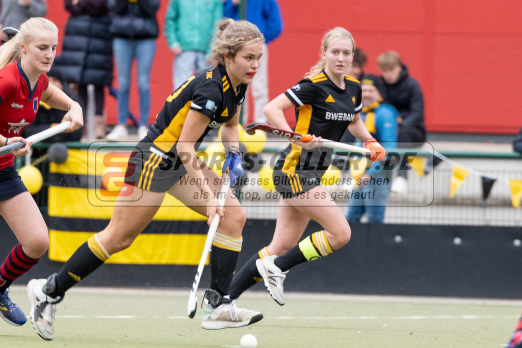 SFE_20231022_0102 | Deutsche Meisterschaft Weibliche U16 Finale Berliner HC - Harvestehuder THC am 22.10.2023 in Köln (Düsseldorfer Hockeyclub 1905 e.V.), Photo: Stephan Fehrmann 2023 (Sports-Gallery)