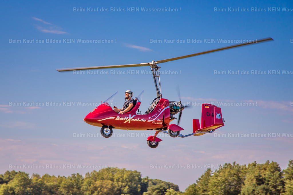 Gyrokopter-7140 | Gyrokopter, aus diesem entstehen die Luftbilder, der Pilot - Realisiert mit Pictrs.com